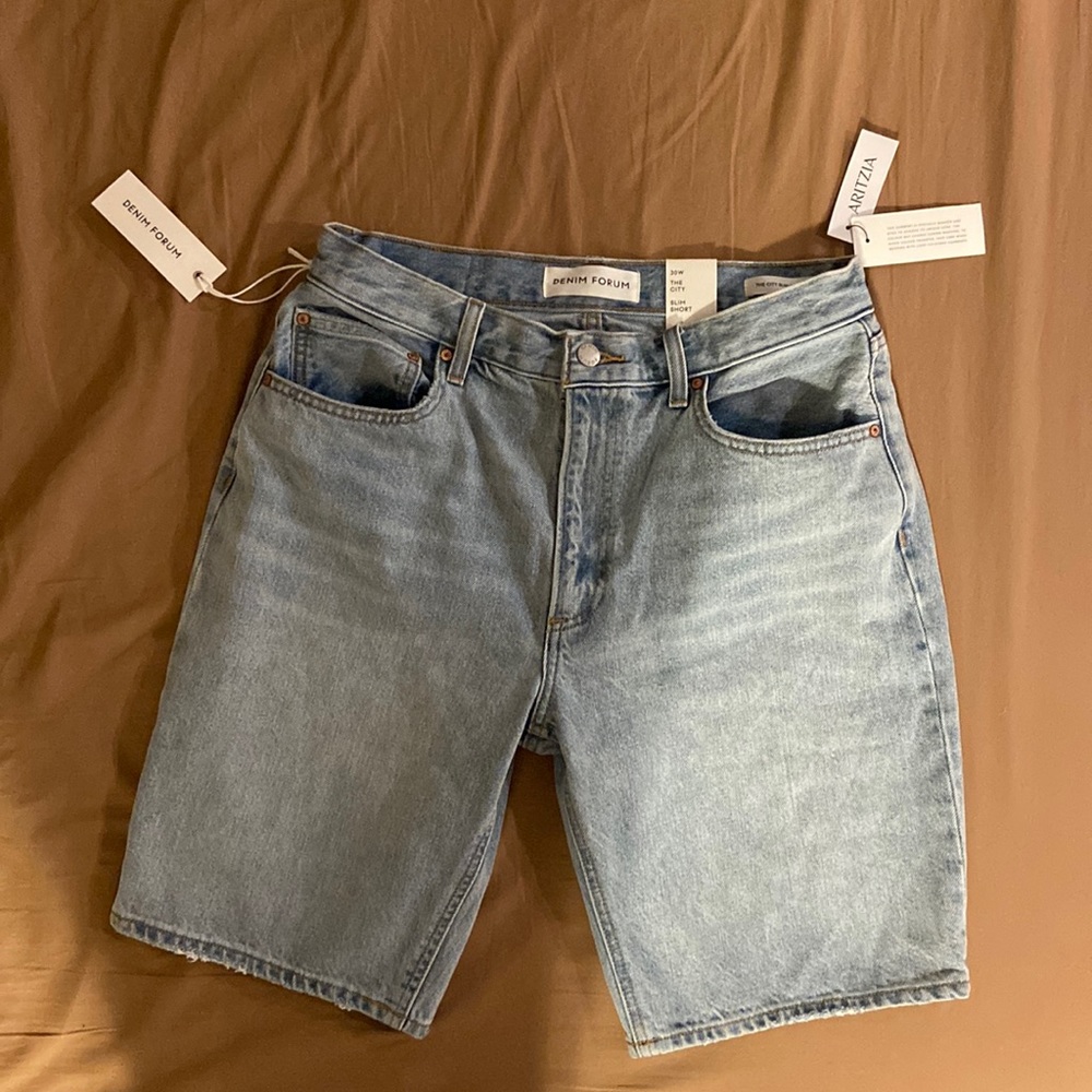 Aritzia Denim Forum The City Slim Short size 30